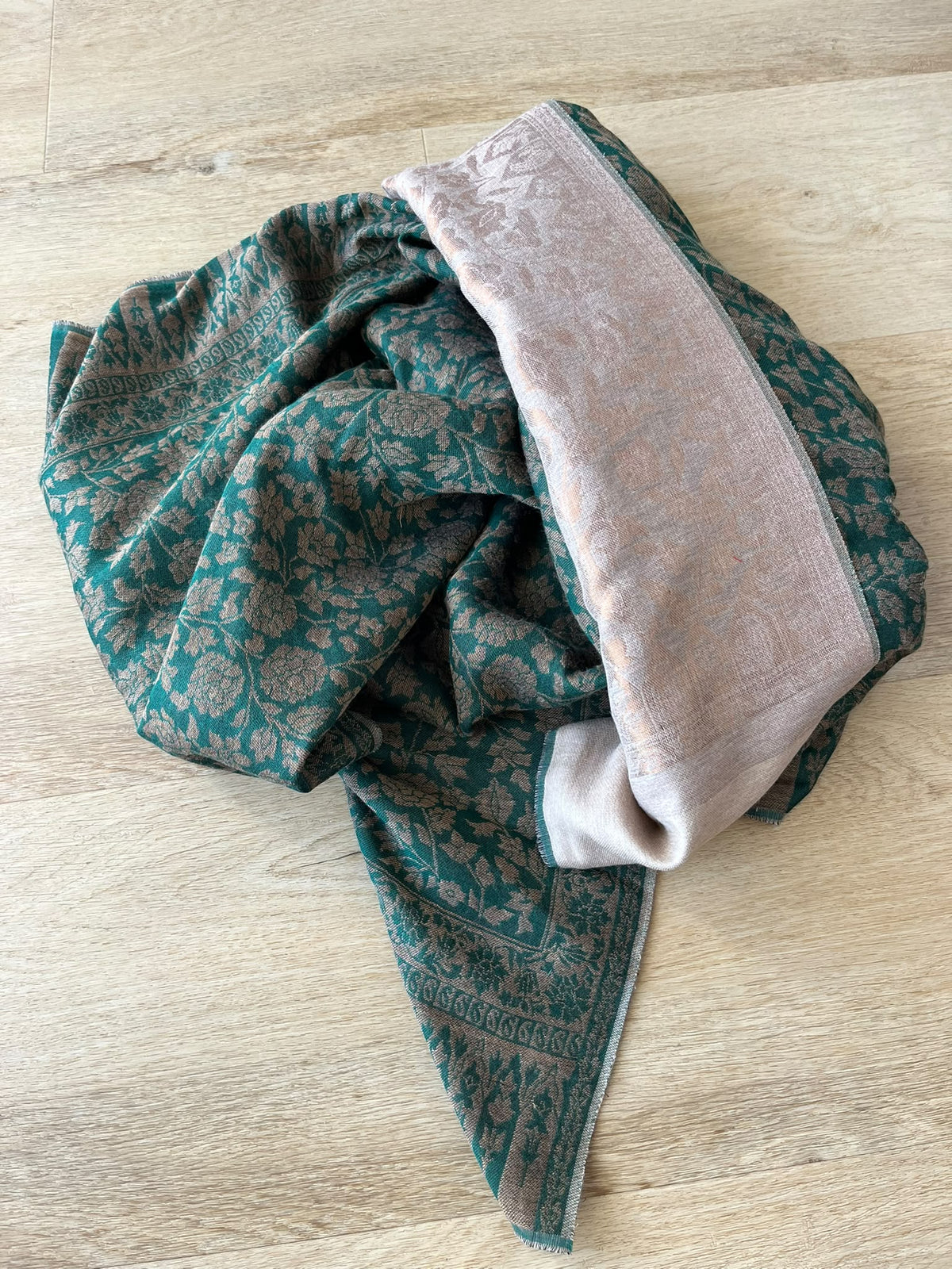 Green Bottle Zari Reversible Kani Jamawar pashmina shawl