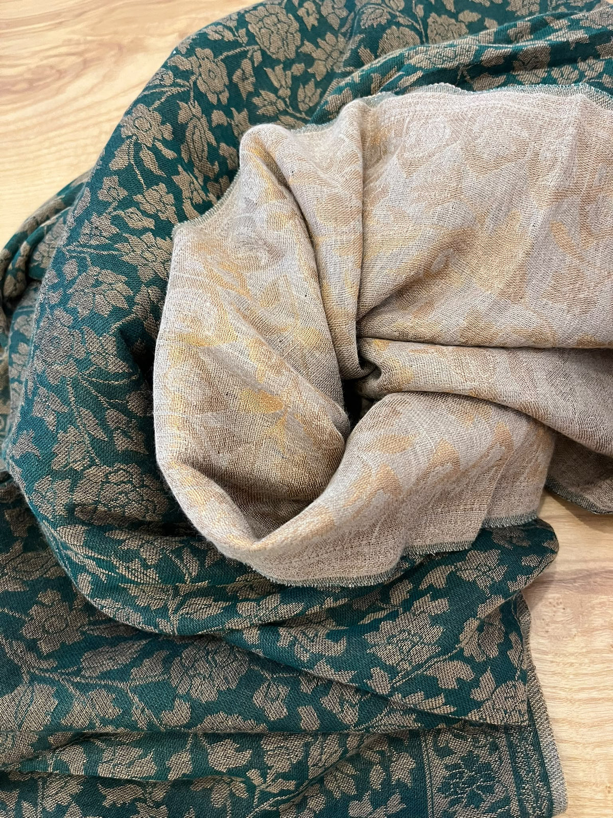 Green Bottle Zari Reversible Kani Jamawar pashmina shawl