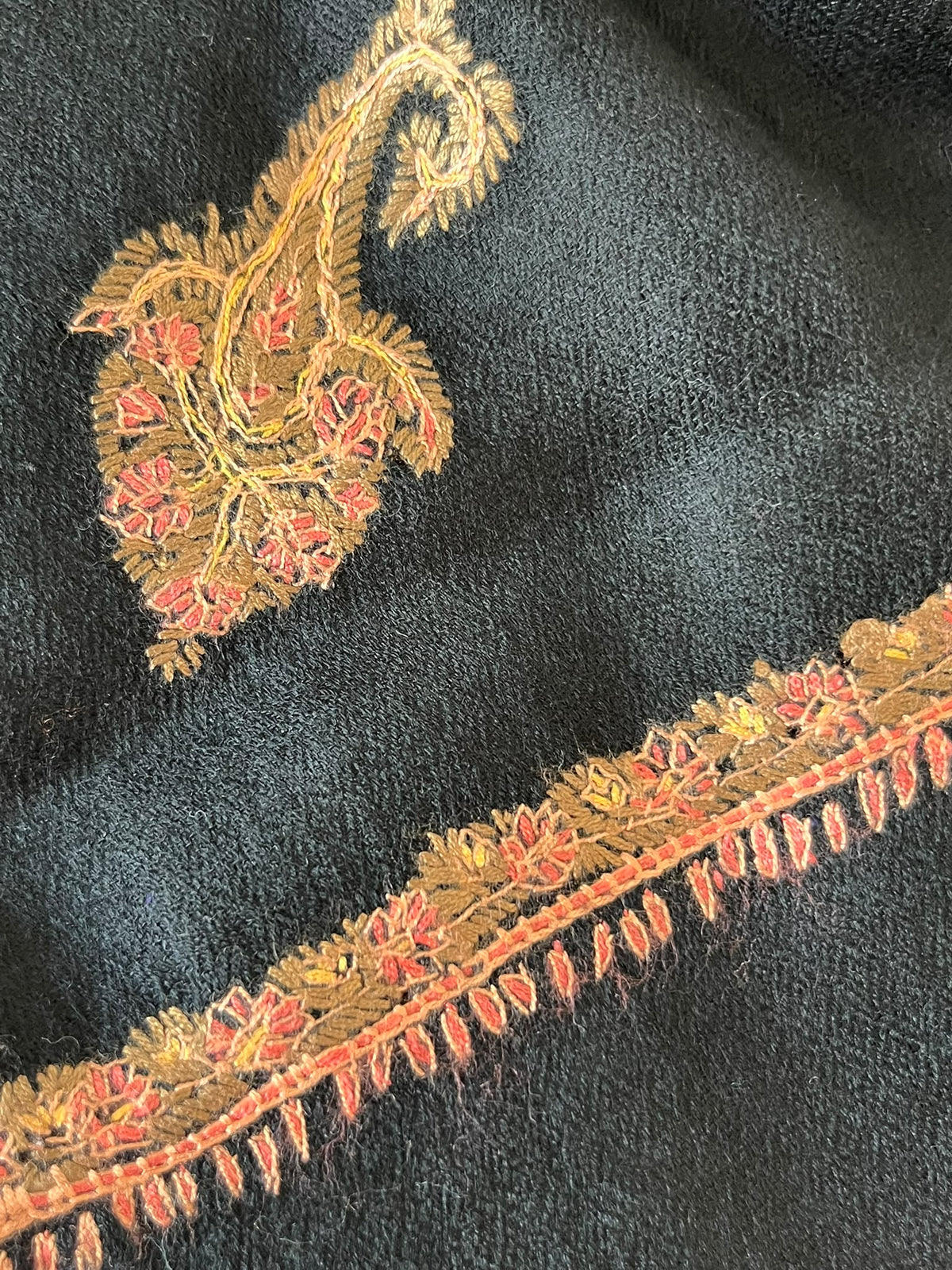 Pashmina - Sozni - Black